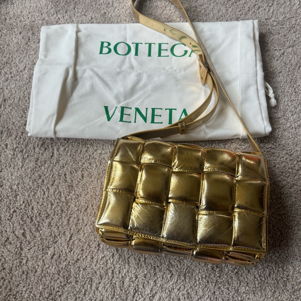 [Sold] BV Mirror Lambskin Intreccio Padded Cassette Crossbody Bag in Gold - Picture 4 of 14